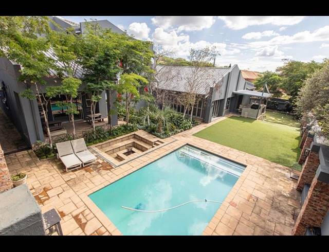 5 BEDROOM HOUSE FOR SALE IN FEATHERBROOKE